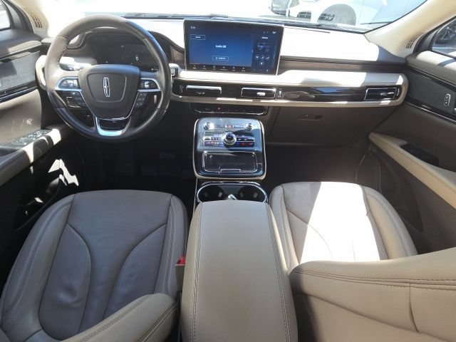 Used 2022 Lincoln Nautilus Reserve AWD/4WD image 13