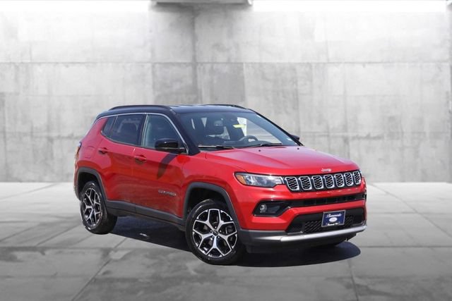 Used 2025 Jeep Compass Limited AWD/4WD image 2