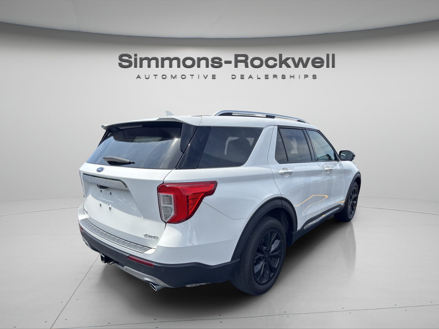 Used 2022 Ford Explorer Limited w/ Class IV Trailer Tow Package AWD/4WD image 5