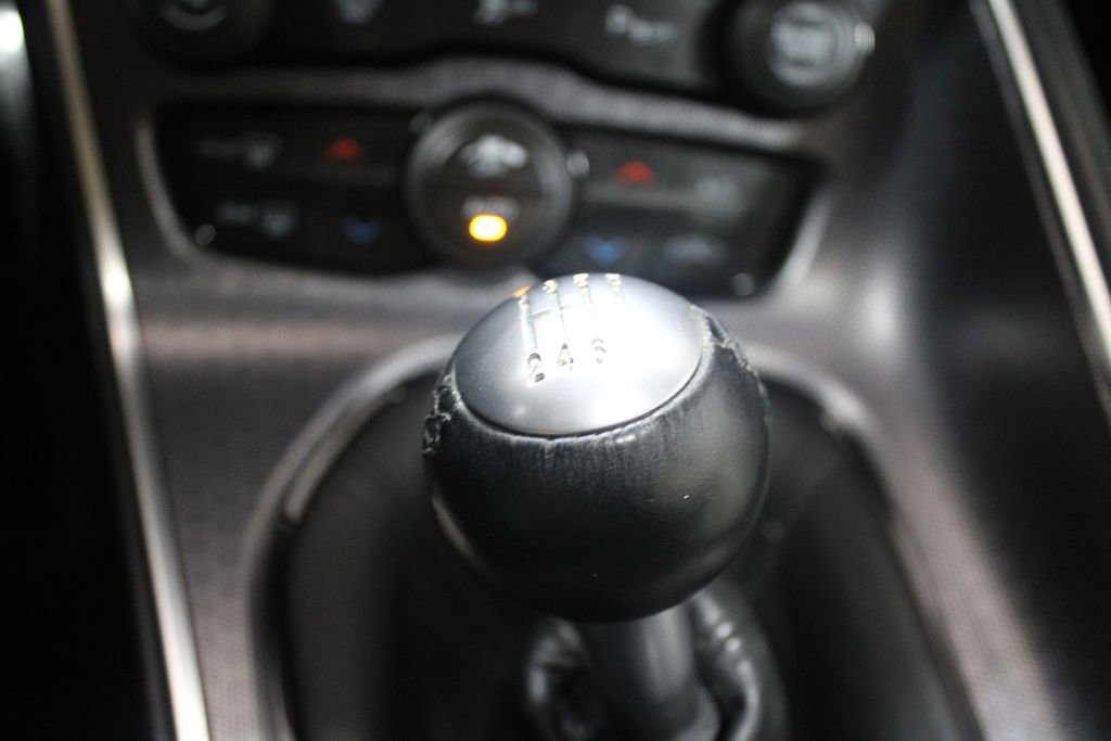 Used 2016 Dodge Challenger R/T Scat Pack w/ Leather Interior Group image 37