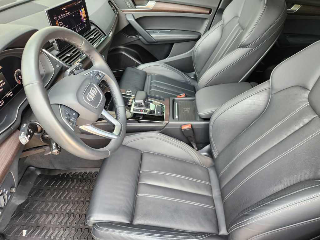 Used 2021 Audi Q5 2.0T Premium Plus w/ Premium Plus Package AWD/4WD image 13
