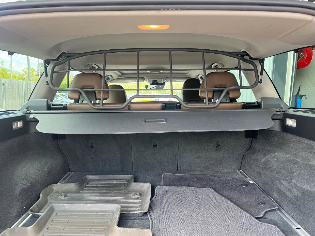 Used 2015 Volvo XC70 T6 w/ Proximity Package AWD/4WD image 15