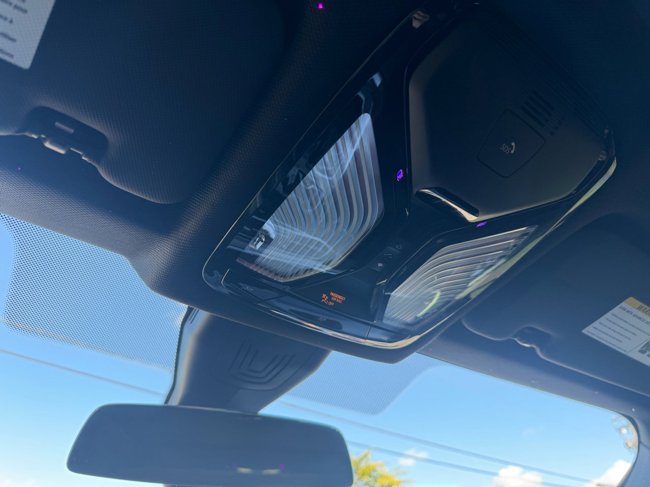 Used 2021 BMW X6 xDrive40i w/ Premium Essential Package image 14