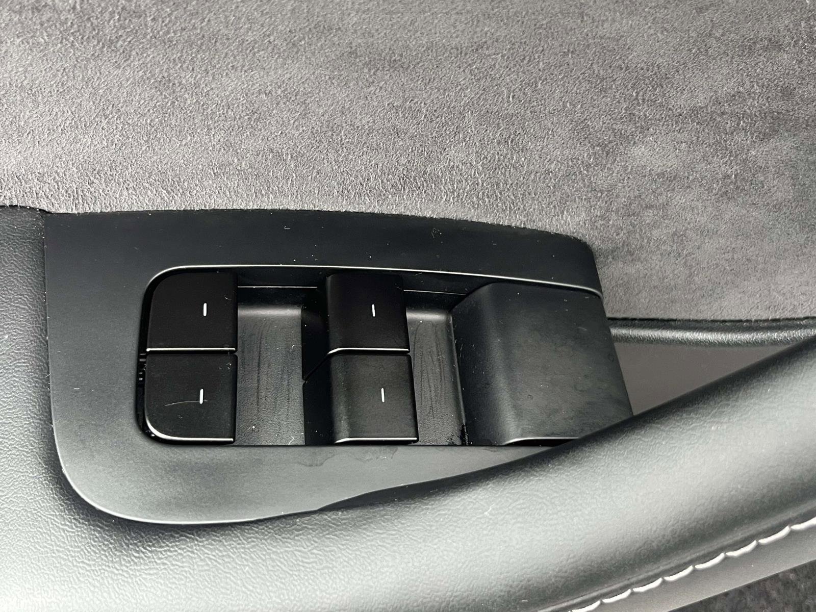 Used 2025 Tesla Model Y Long Range AWD/4WD image 10
