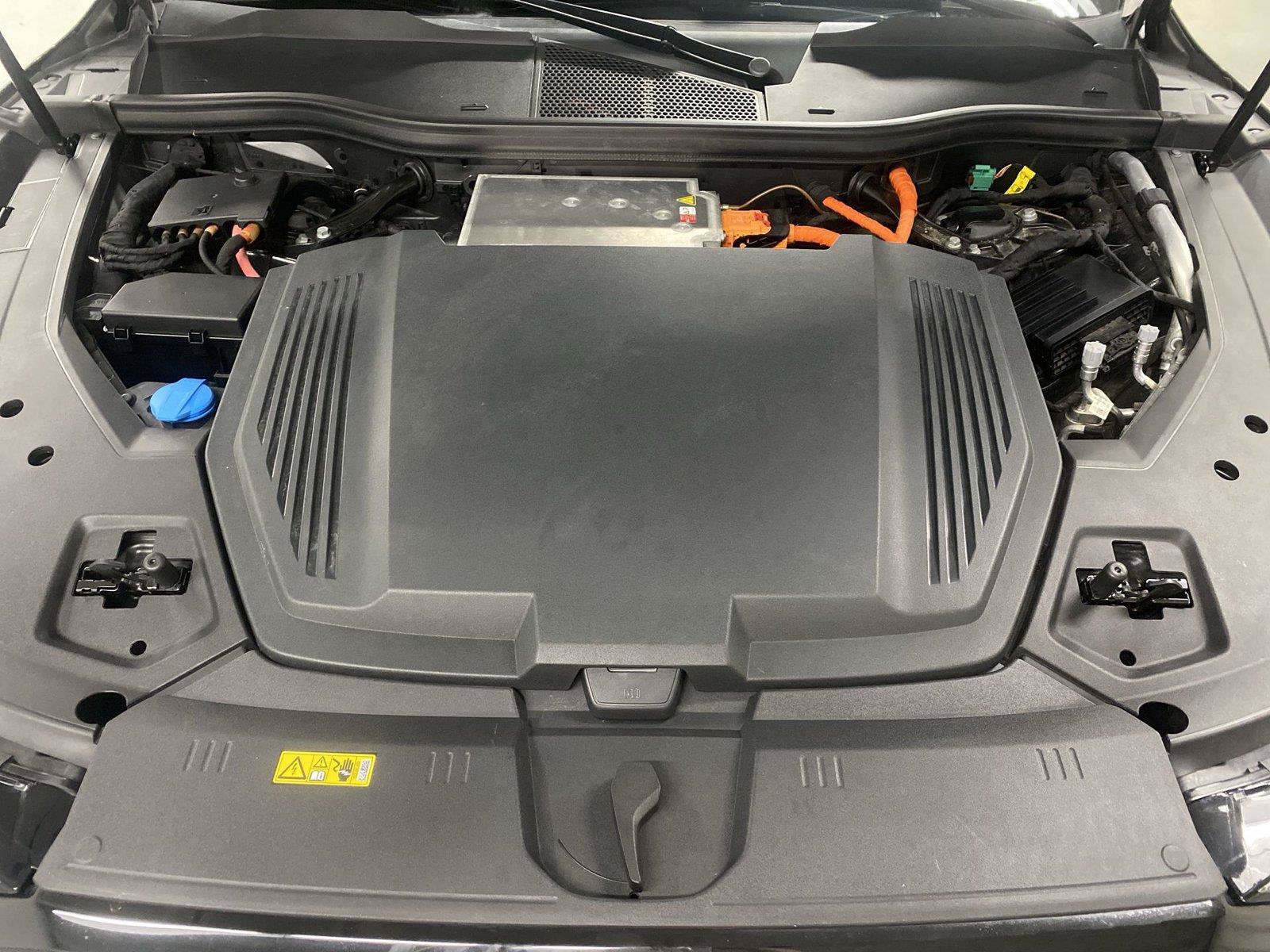 Used 2019 Audi e-tron Prestige w/ Prestige Package AWD/4WD image 22