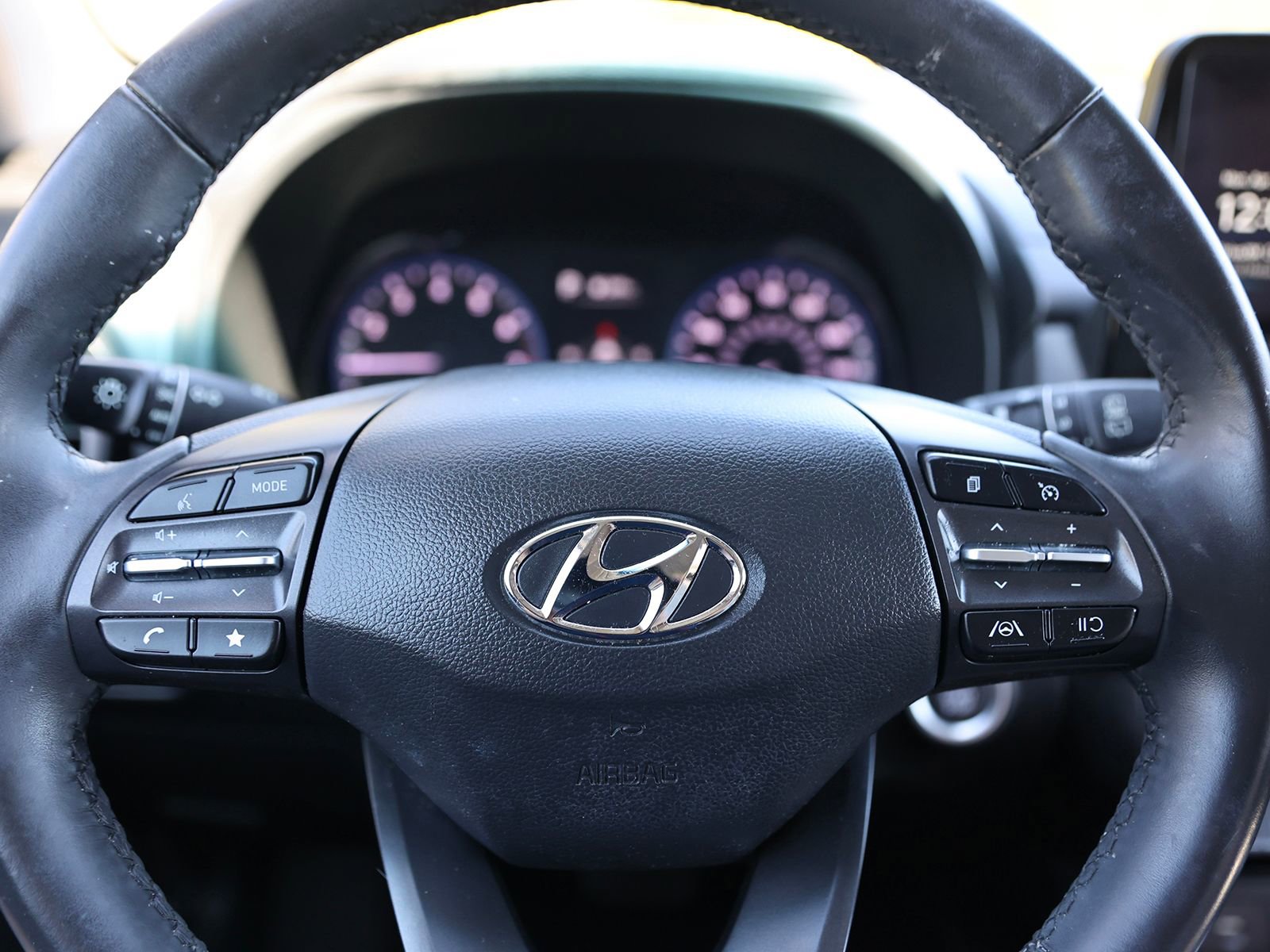 Certified 2023 Hyundai Kona SEL w/ Convenience Package AWD/4WD image 33