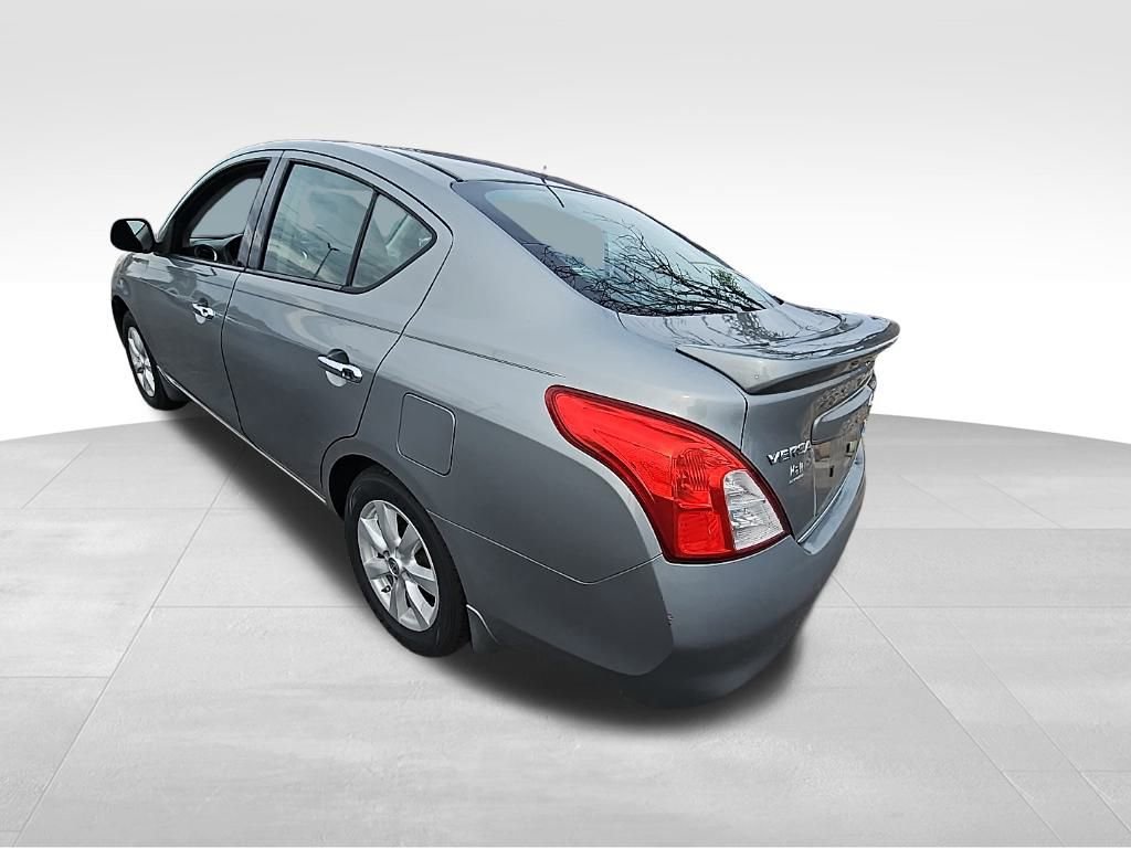 Used 2014 Nissan Versa SV w/ Convenience Package FWD image 12