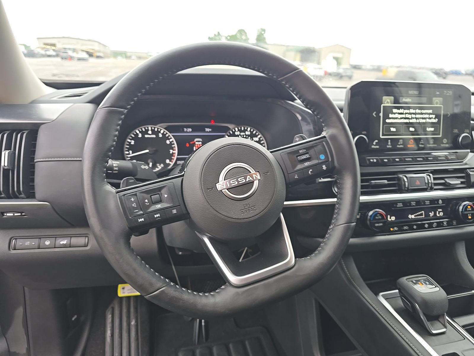 Used 2025 Nissan Pathfinder SL AWD/4WD image 4