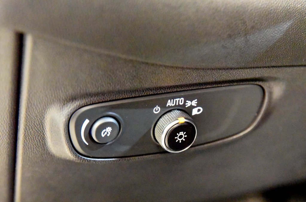 Used 2023 Chevrolet Equinox RS image 18