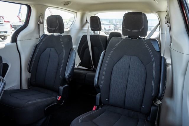 Used 2023 Chrysler Voyager LX FWD image 28