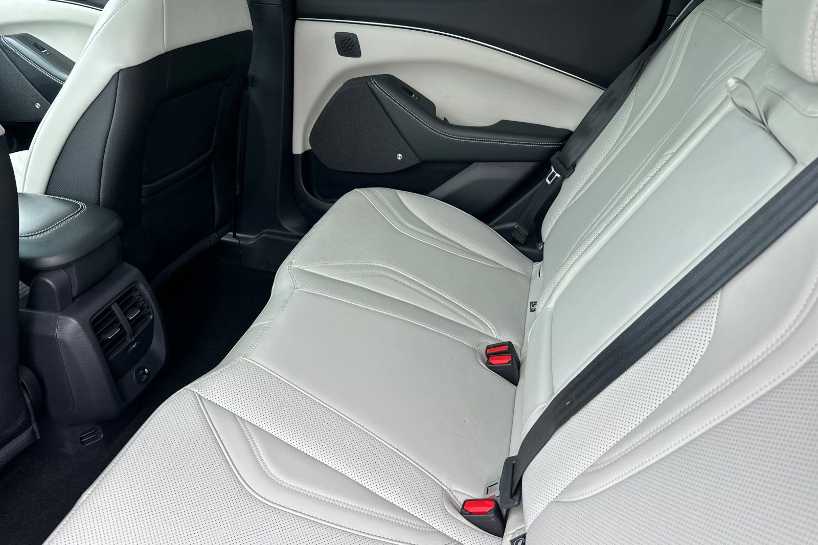 Used 2021 Ford Mustang Mach-E Premium image 12