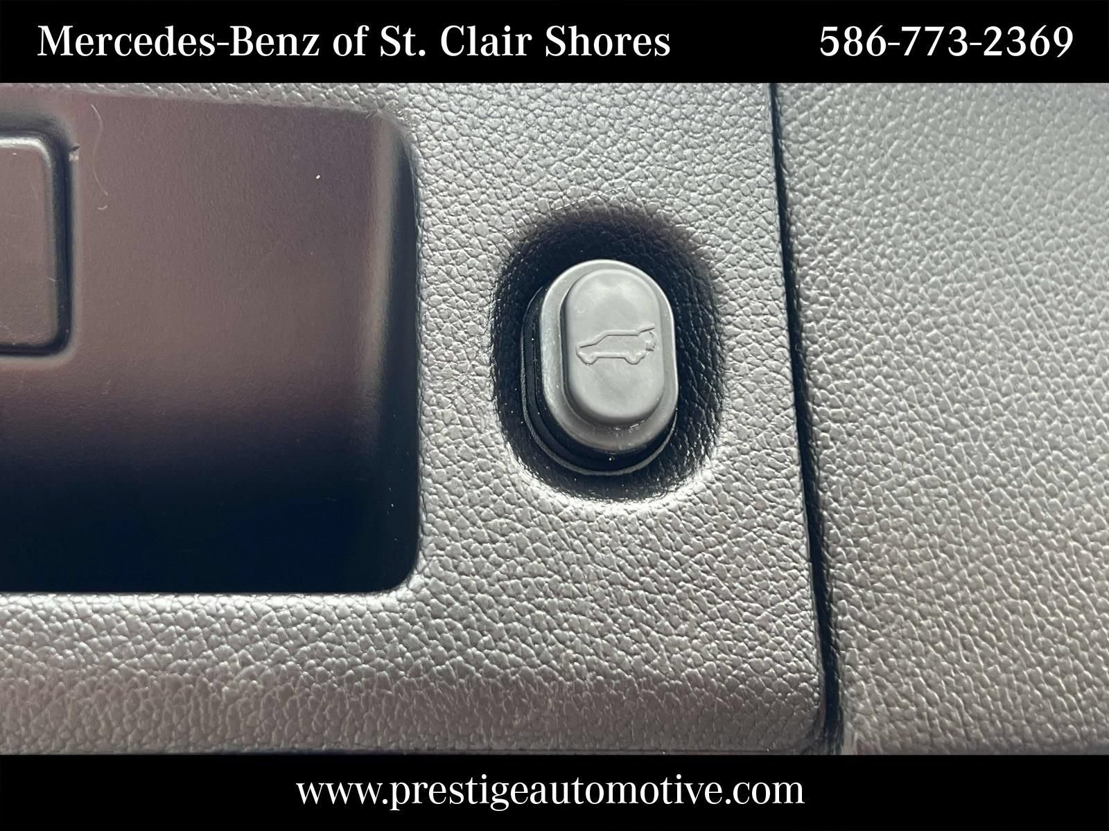 Used 2020 Cadillac Escalade ESV Luxury AWD/4WD image 14
