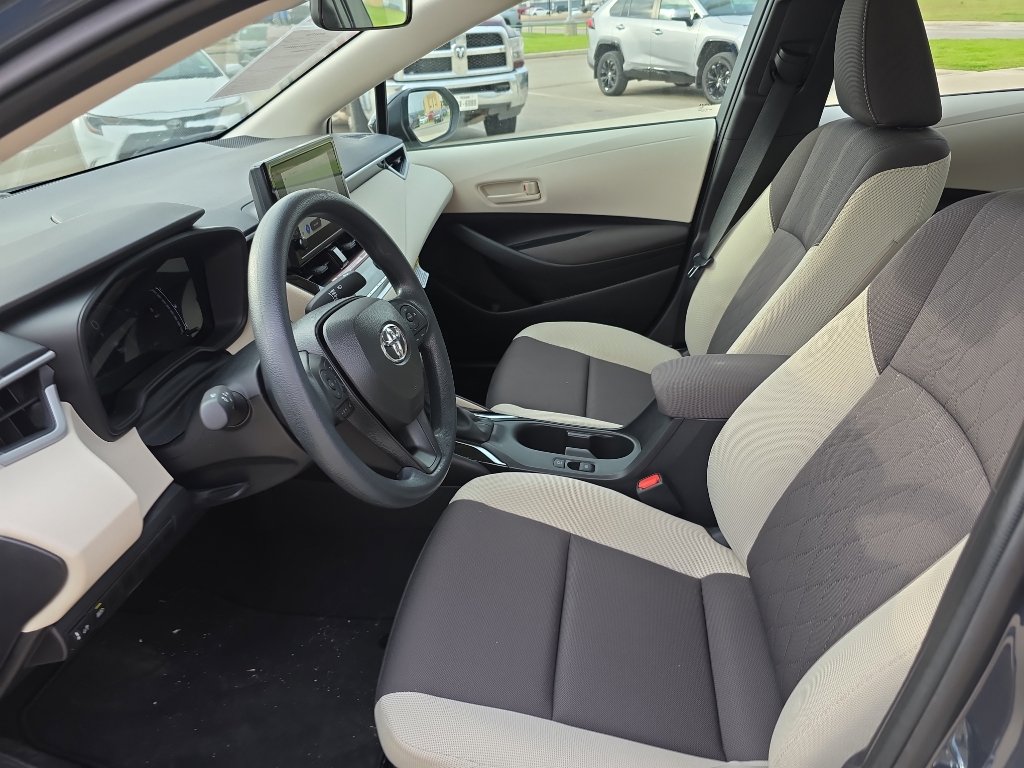 Used 2026 Toyota Corolla LE image 6