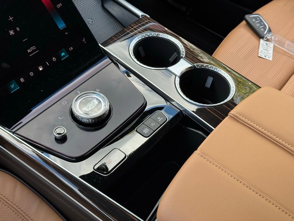 New 2026 Cadillac Escalade Luxury w/ LPO, Floor Liner Package image 31