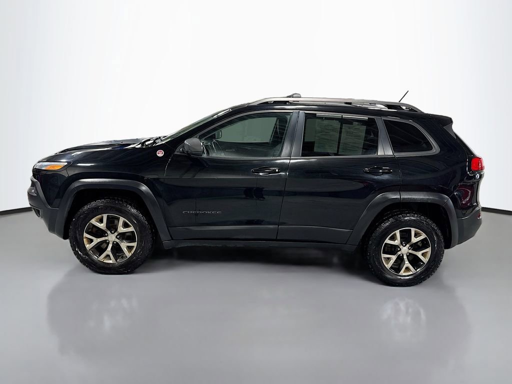 Used 2018 Jeep Cherokee Trailhawk image 10