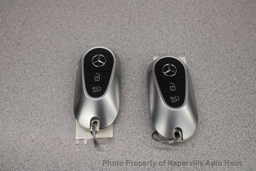 Used 2025 Mercedes-Benz GLC 300 4MATIC image 46