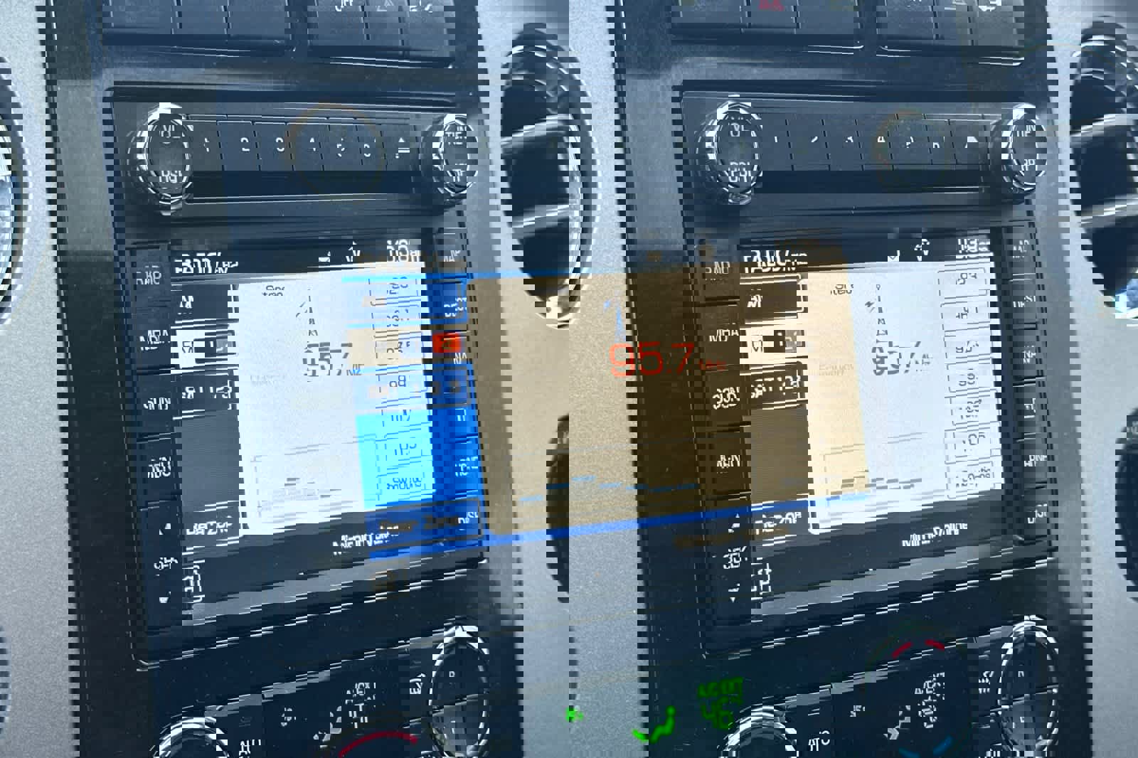 Used 2013 Ford Expedition Limited image 18