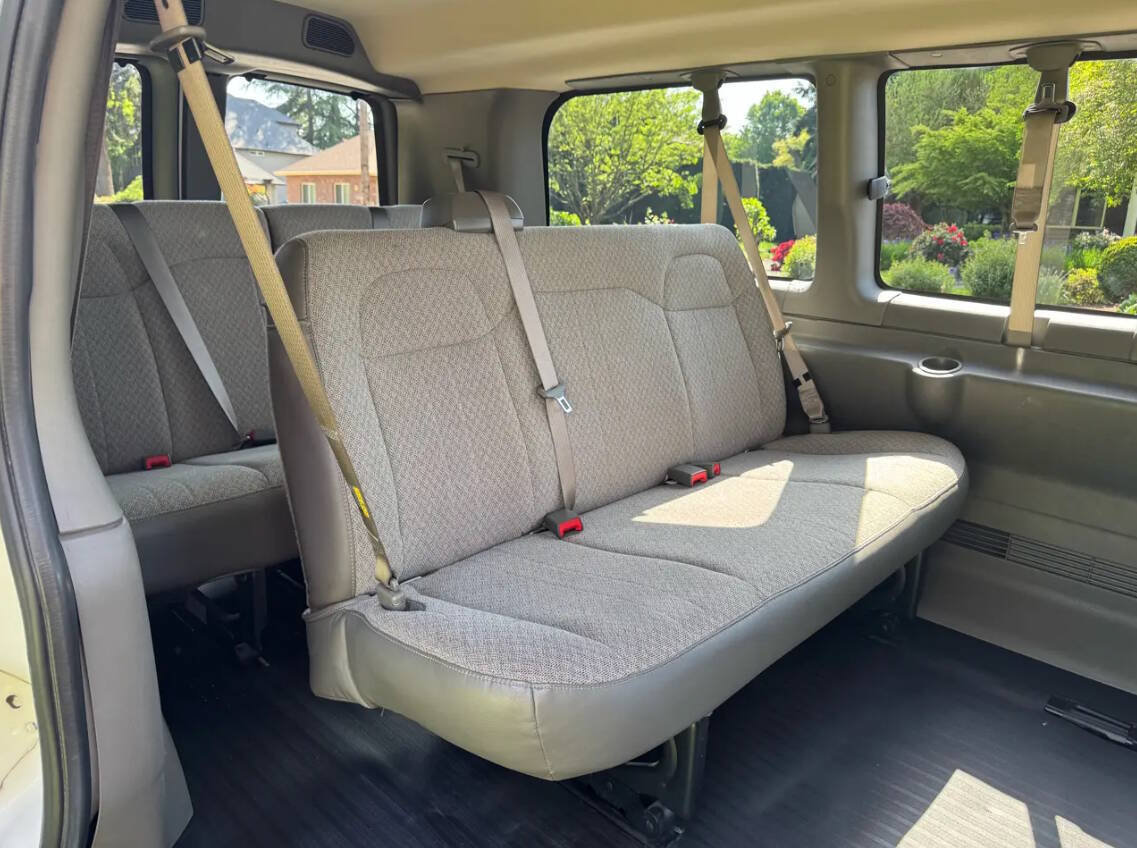 Used 2018 Chevrolet Express 2500 LS w/ Driver Convenience Package RWD image 20