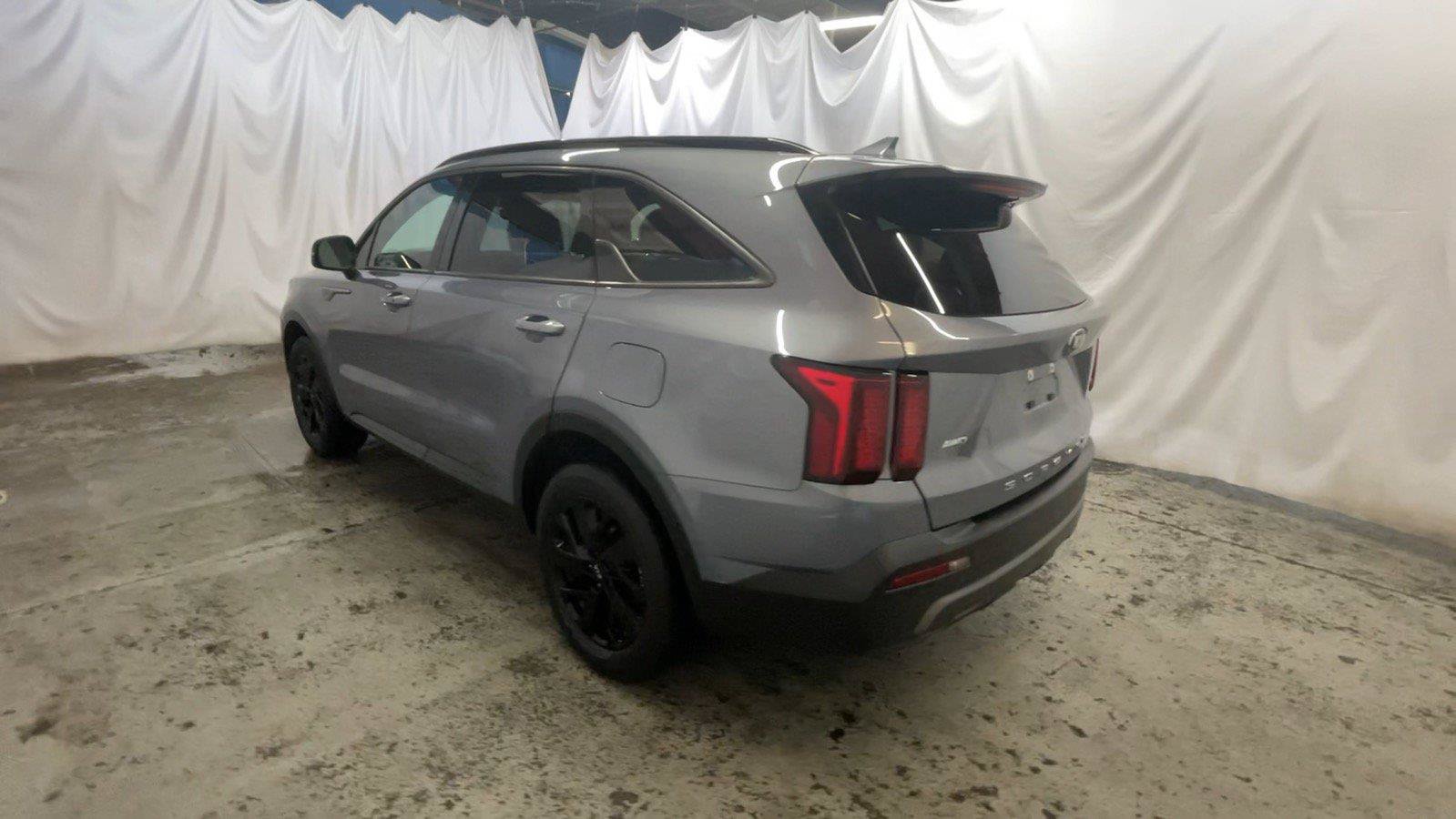 Used 2021 Kia Sorento S w/ Panoramic Sunroof Package AWD/4WD image 8