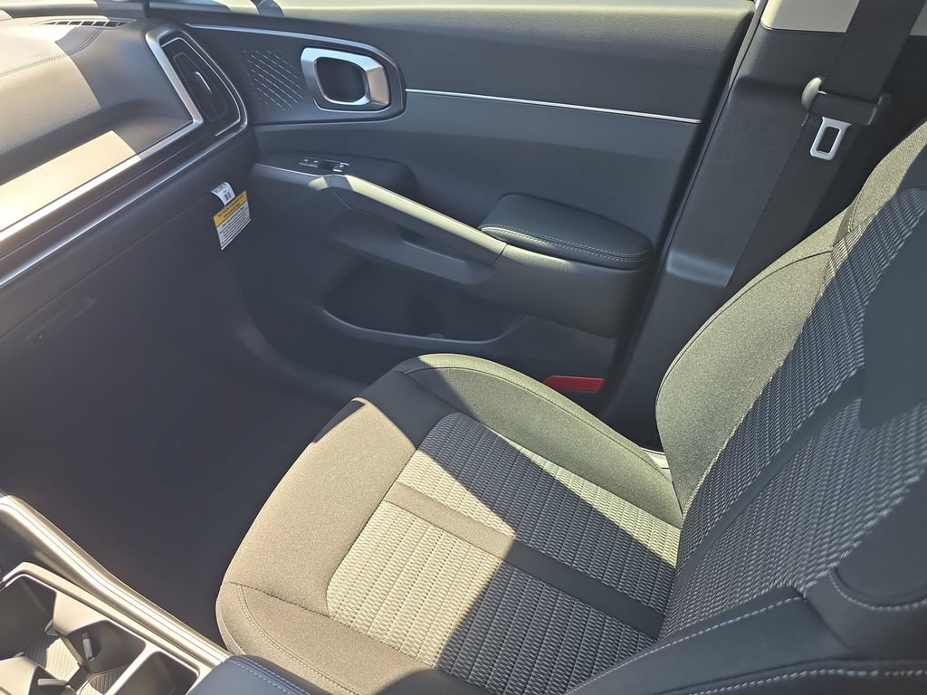 New 2026 Kia Sorento LX FWD image 15