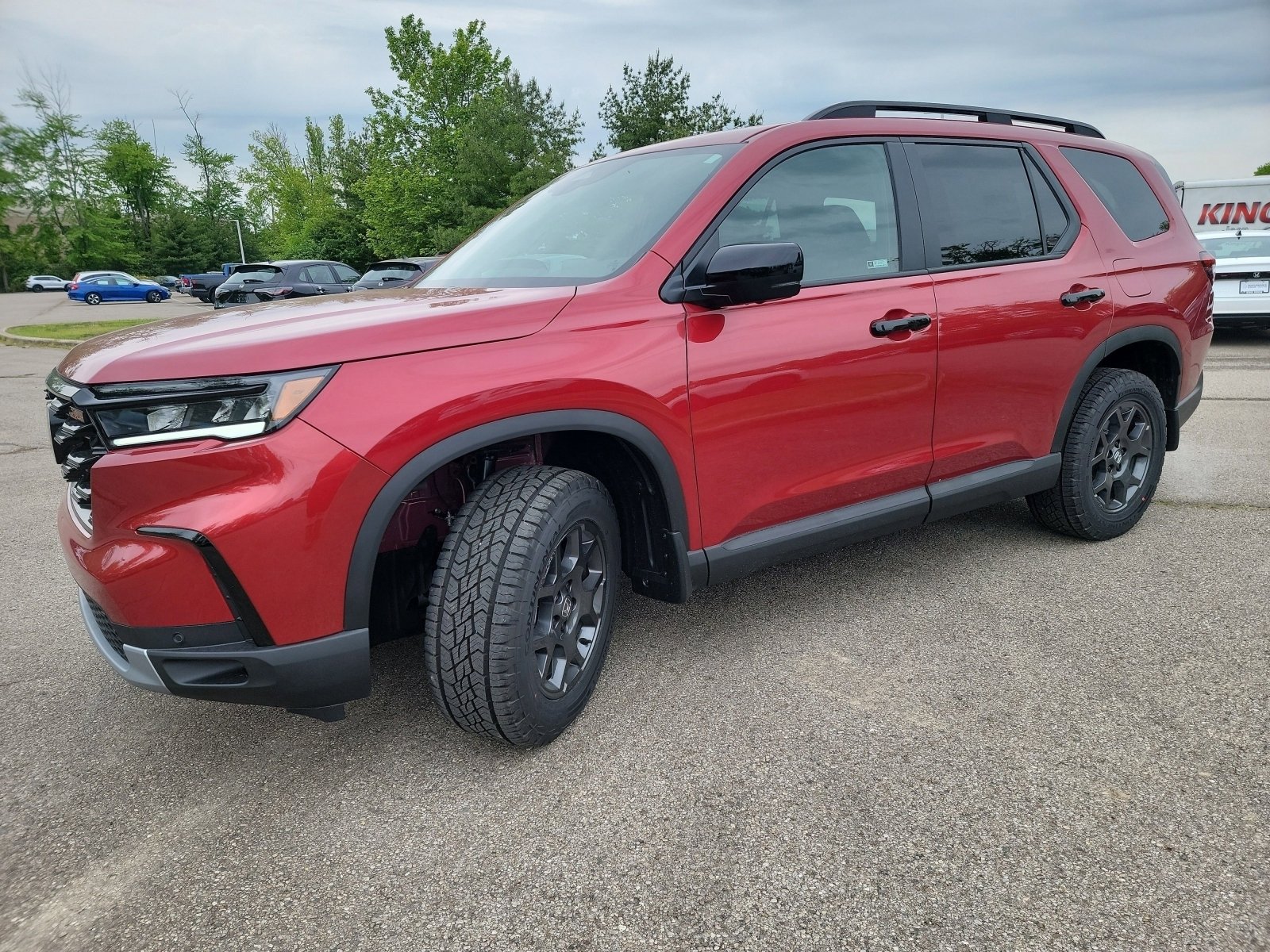 Used 2025 Honda Pilot TrailSport image 3