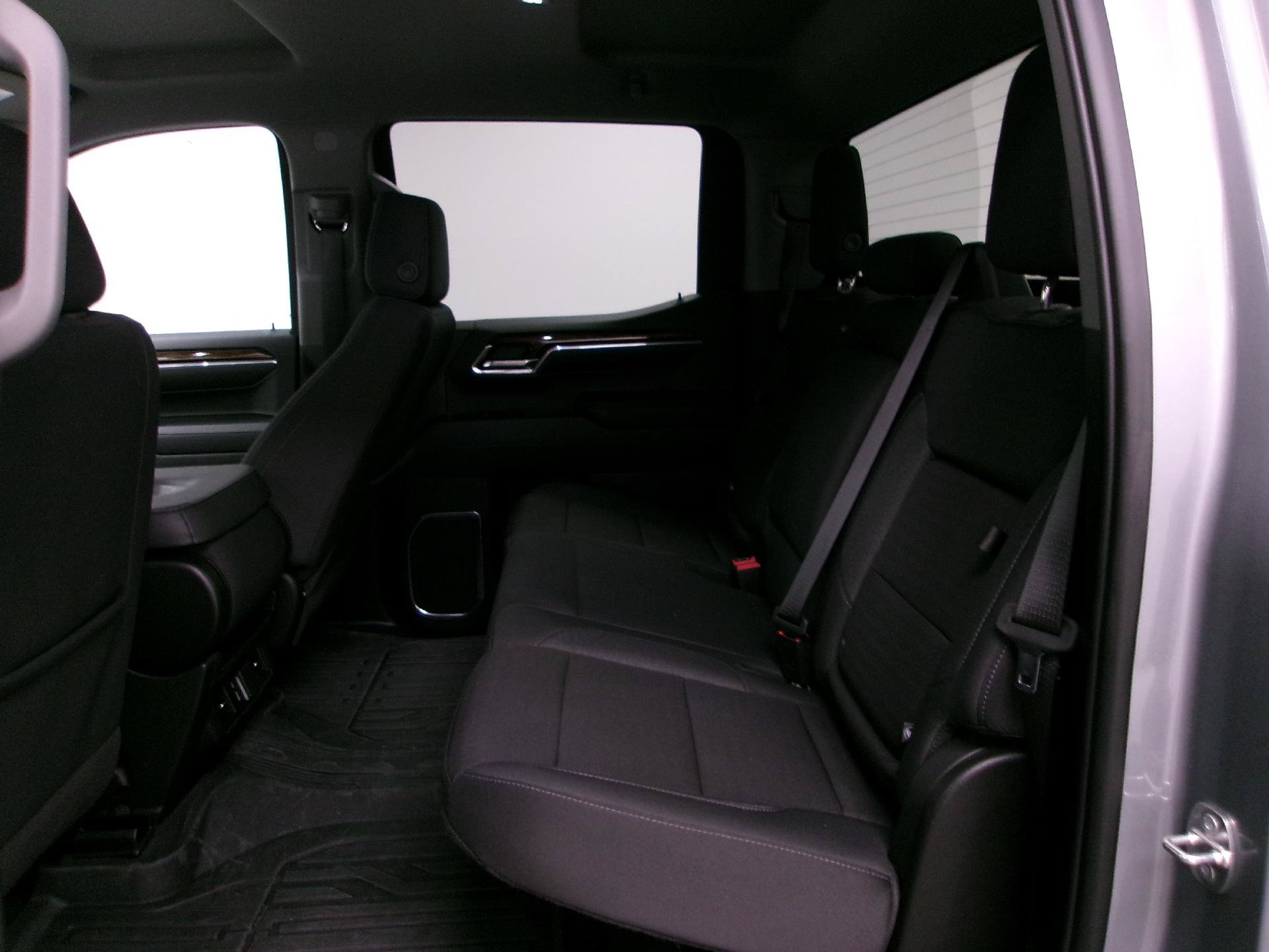 Used 2024 GMC Sierra 1500 Elevation AWD/4WD image 9