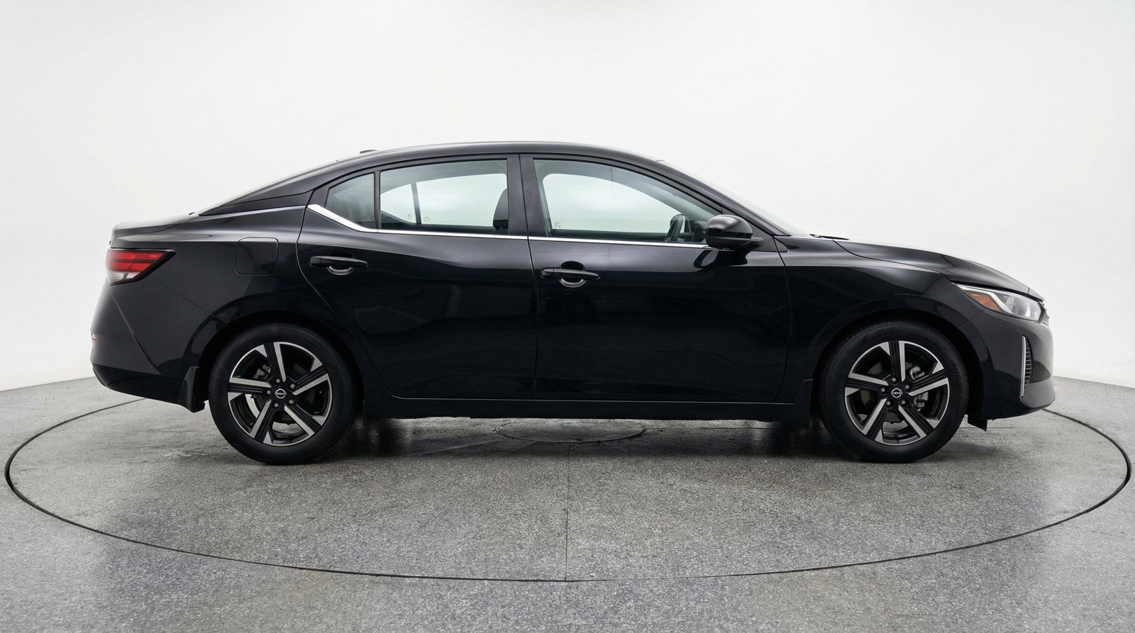 Used 2025 Nissan Sentra SV FWD image 11