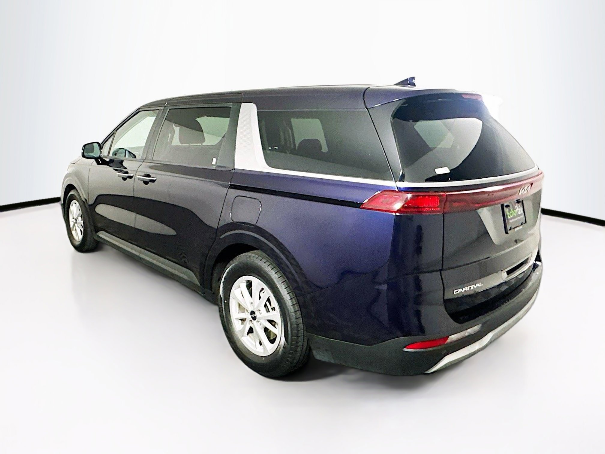 Used 2024 Kia Carnival LX image 5