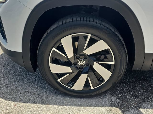 New 2026 Volkswagen Atlas Cross Sport SE FWD image 8