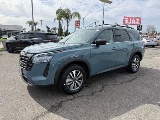 New 2026 Nissan Pathfinder SL image 3