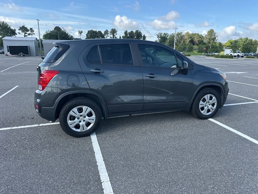 Used 2019 Chevrolet Trax LS FWD image 4