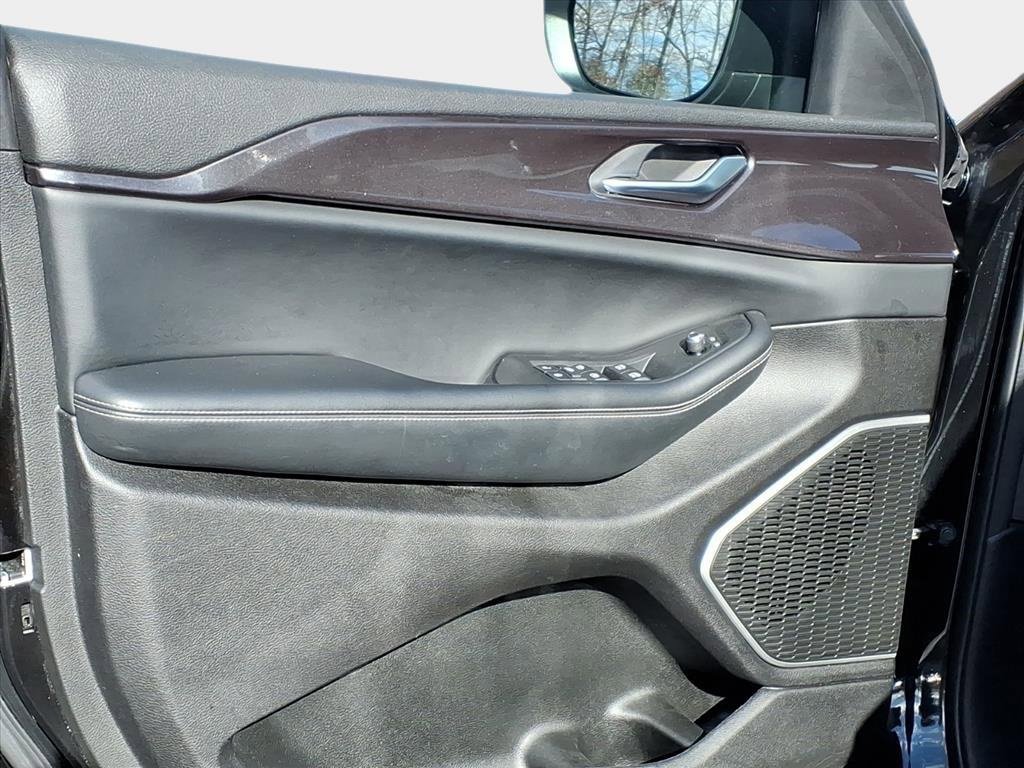 Used 2022 Jeep Grand Cherokee L Laredo w/ Luxury Tech Group I image 7