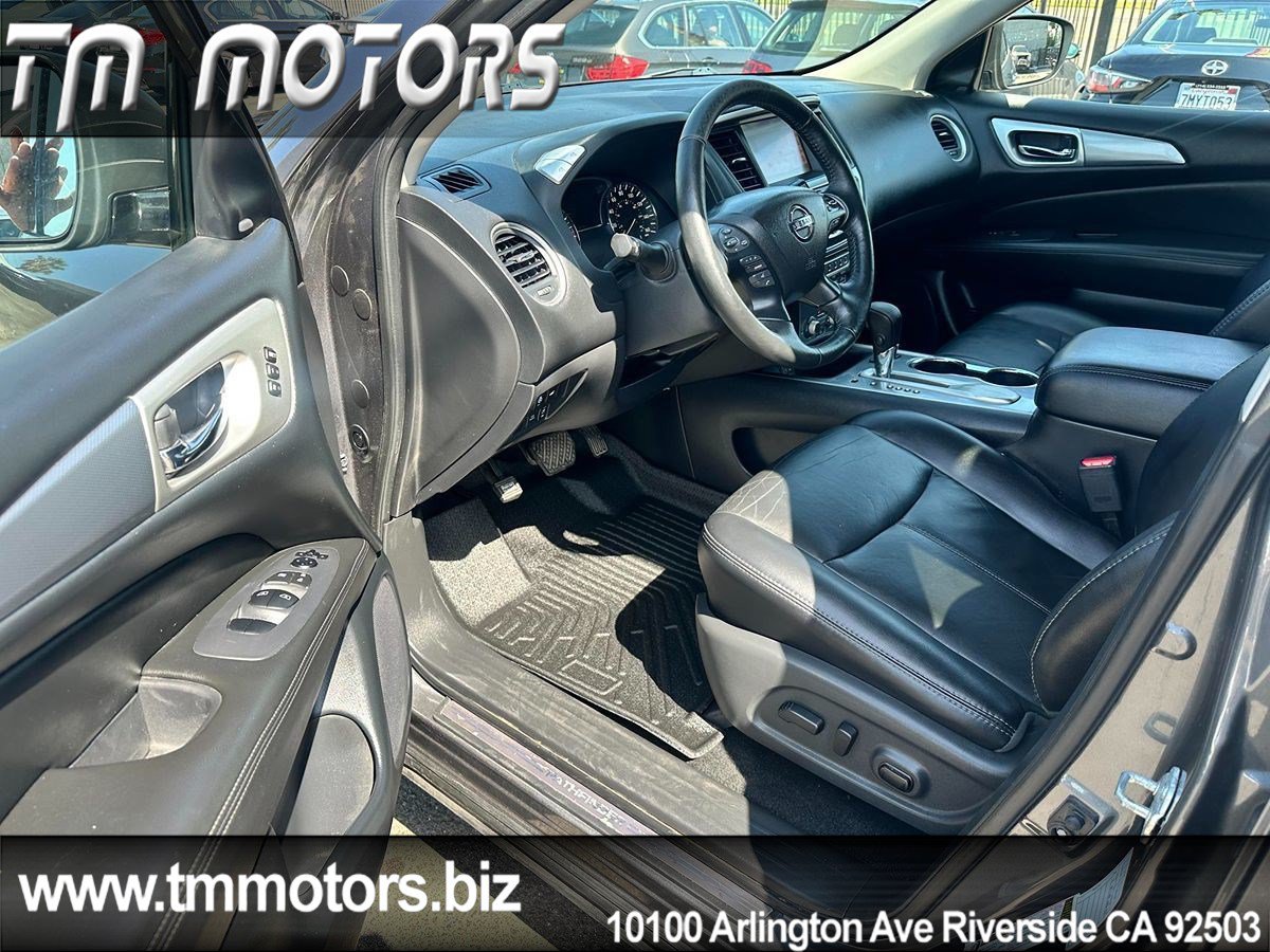 Used 2019 Nissan Pathfinder SL FWD image 6