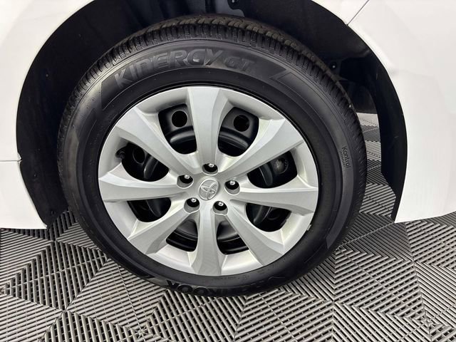 Used 2025 Toyota Corolla LE image 26