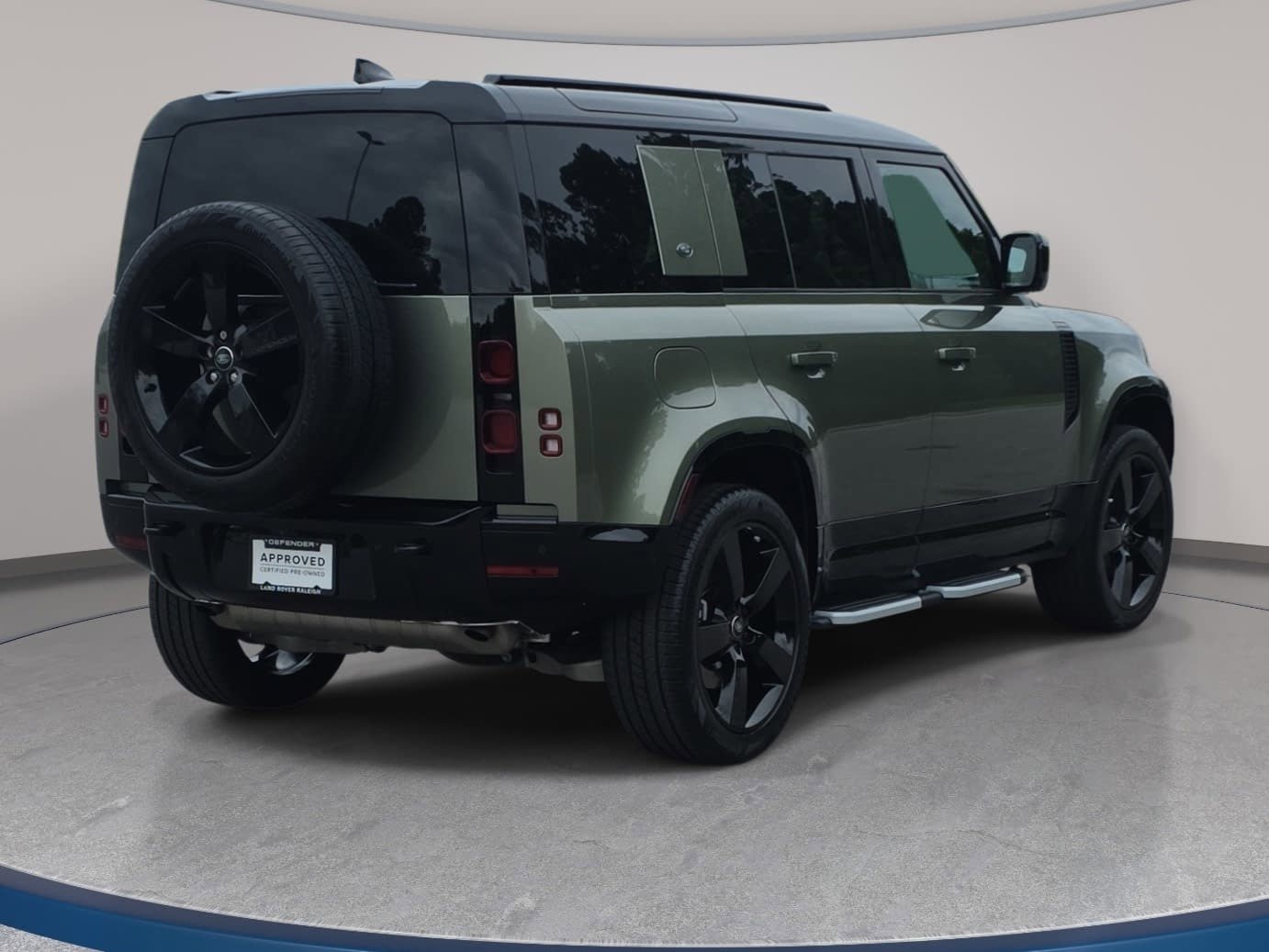 Certified 2024 Land Rover Defender 110 X-Dynamic SE AWD/4WD image 5