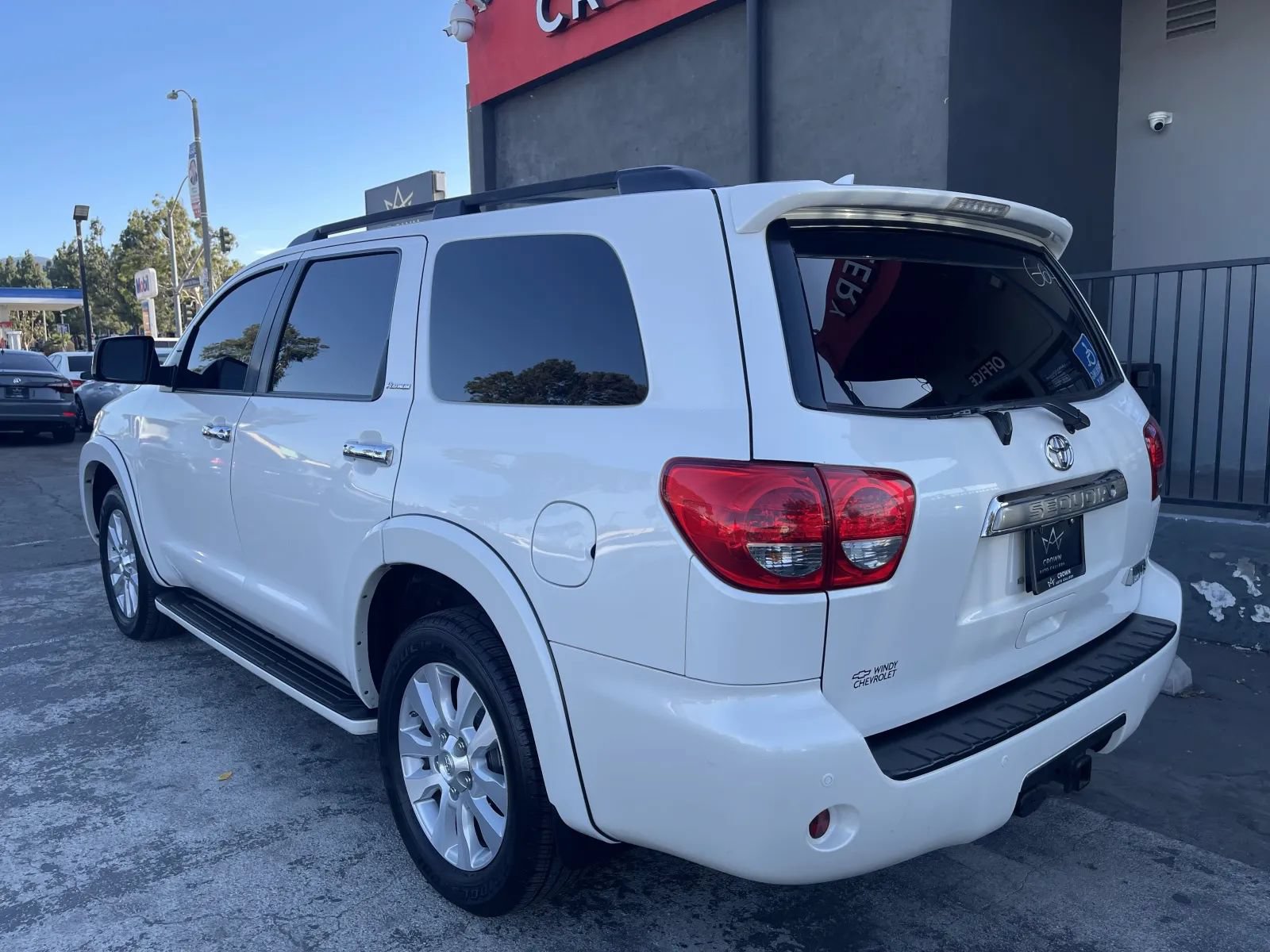 Used 2017 Toyota Sequoia Platinum RWD image 7