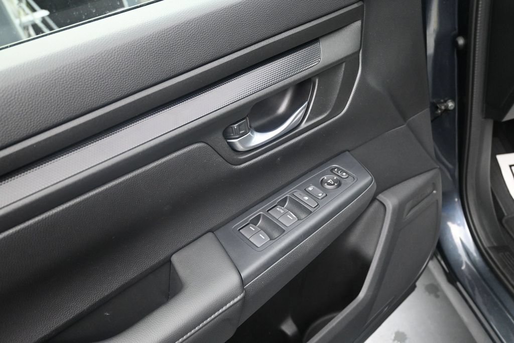 Used 2025 Honda CR-V LX image 17