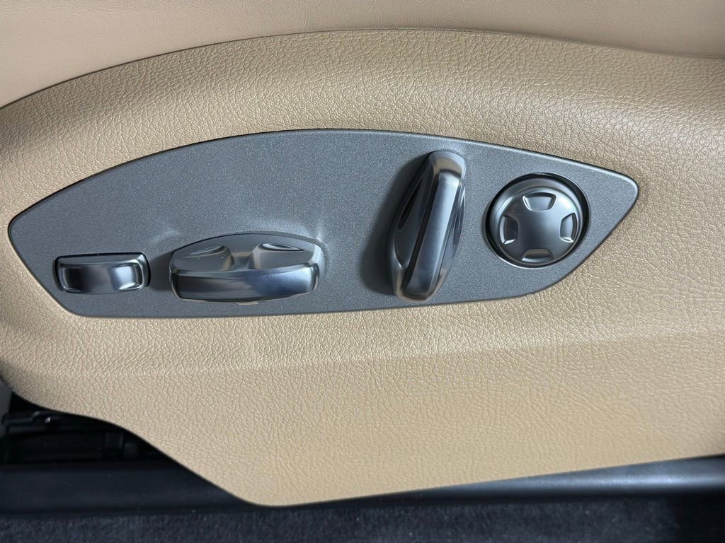 New 2026 Porsche Macan Turbo image 29