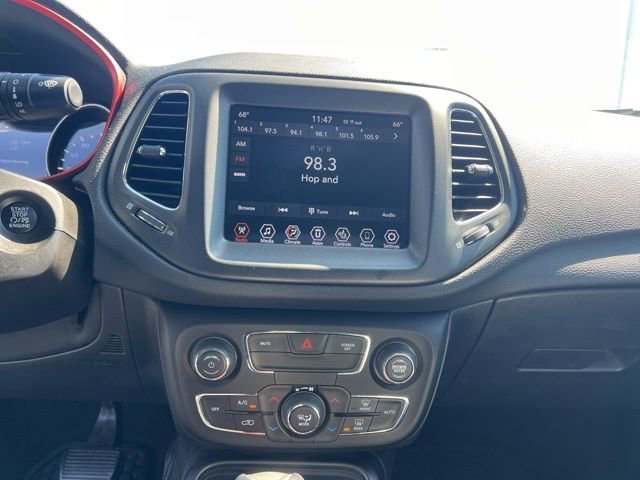 Used 2019 Jeep Compass Trailhawk w/ Cold Weather Group image 17