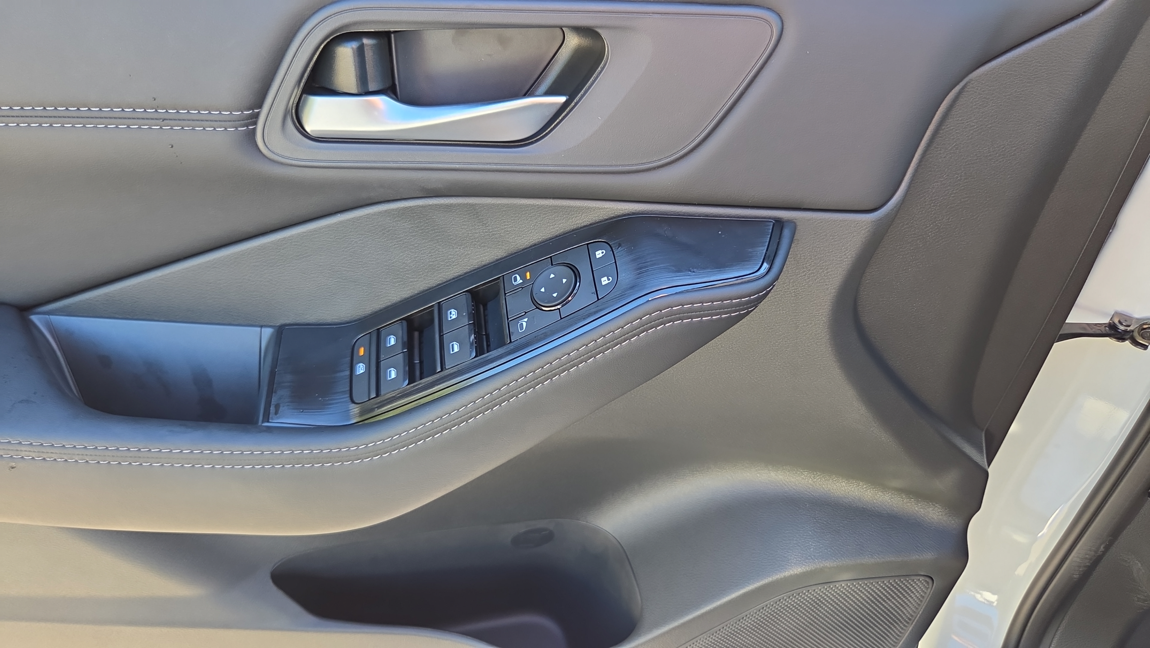 New 2026 Nissan Rogue Dark Armor FWD image 31