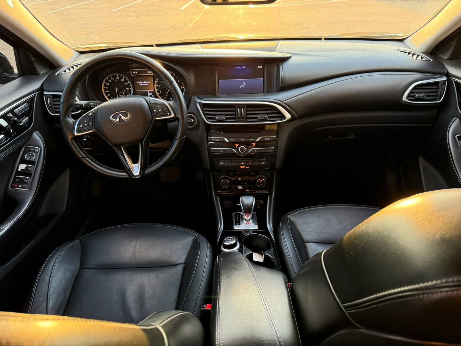 Used 2018 INFINITI QX30 w/ Cargo Package FWD image 13