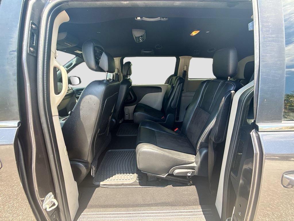 Used 2020 Dodge Grand Caravan SXT FWD image 25