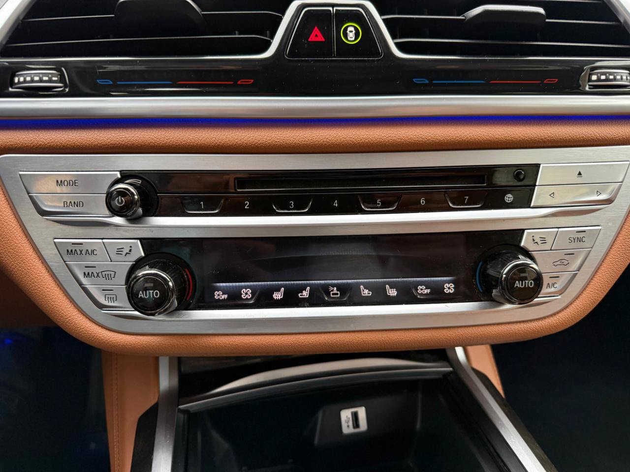Used 2018 BMW 750i xDrive AWD/4WD image 37