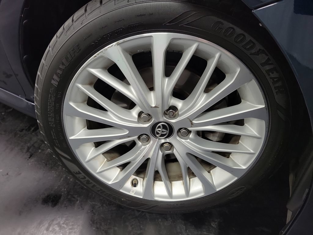 Used 2018 Toyota Camry XLE FWD image 10