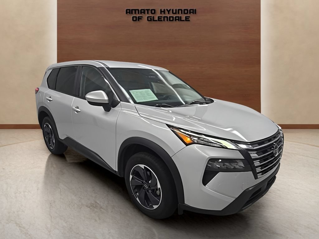 Used 2024 Nissan Rogue SV FWD image 8