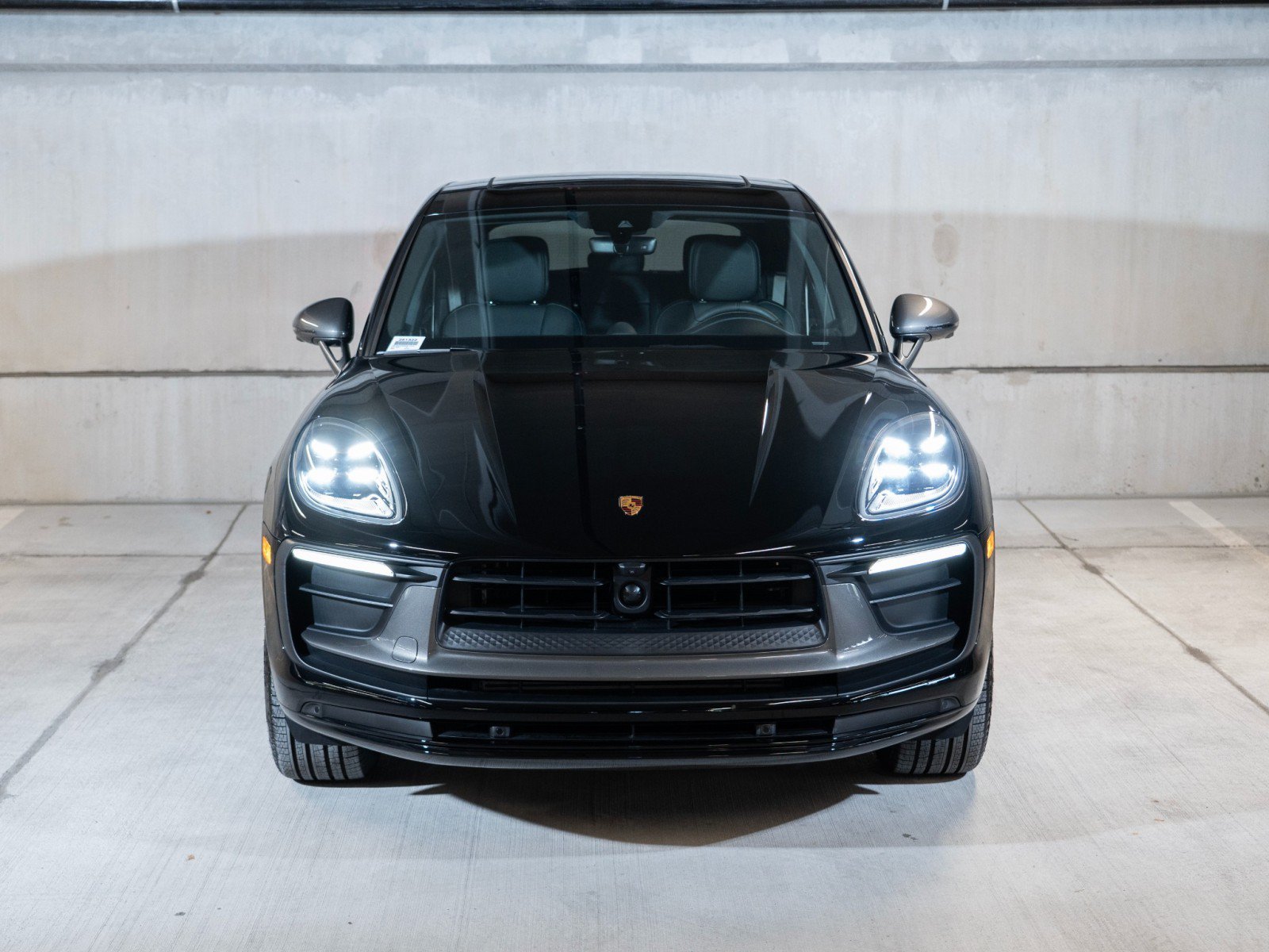 Certified 2025 Porsche Macan Turbo AWD/4WD image 10