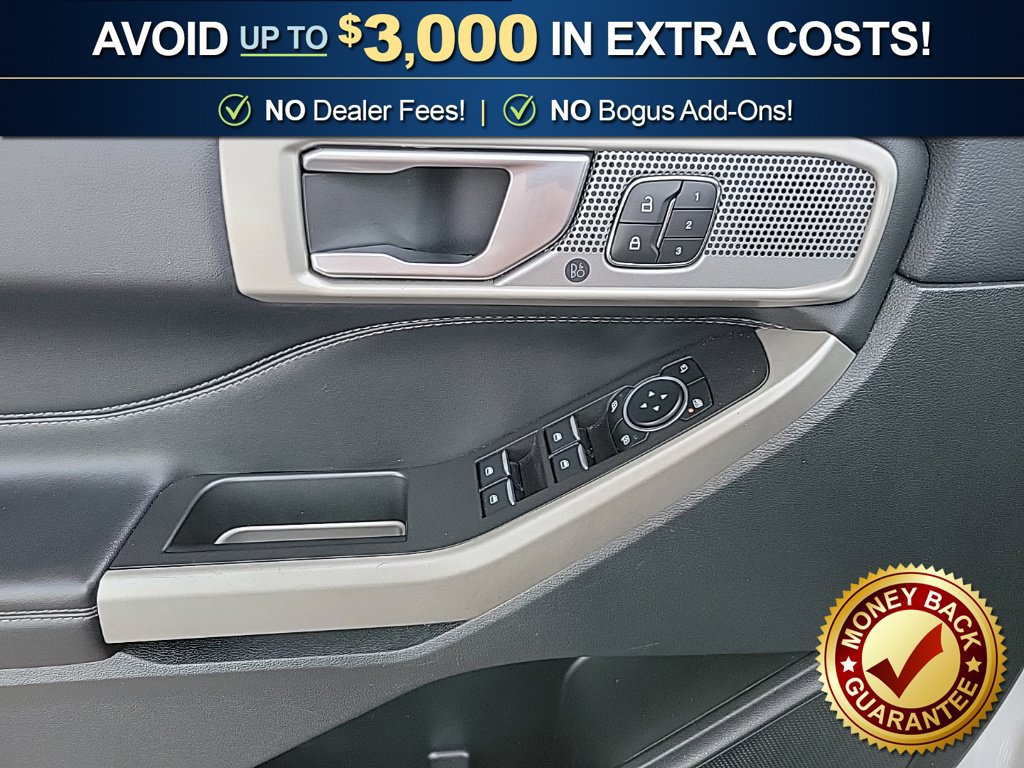 Used 2023 Ford Explorer Limited w/ Equipment Group 301A AWD/4WD image 18