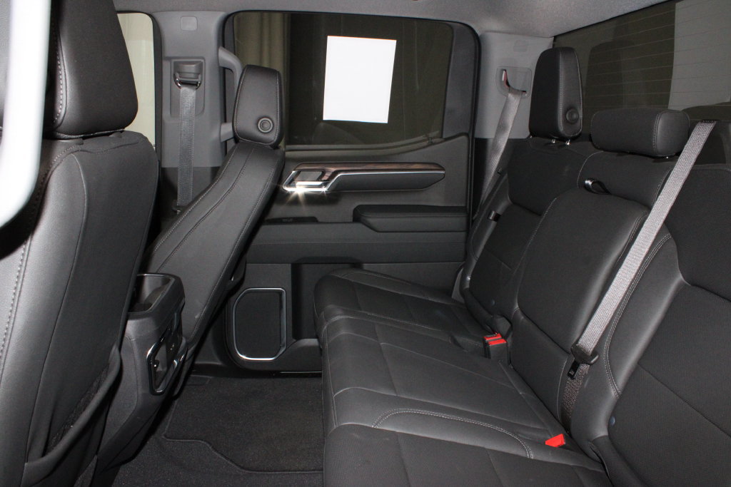 Used 2023 GMC Sierra 1500 SLT w/ SLT Convenience Package RWD image 26