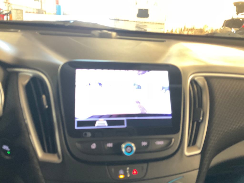 Used 2025 Chevrolet Malibu LT FWD image 23