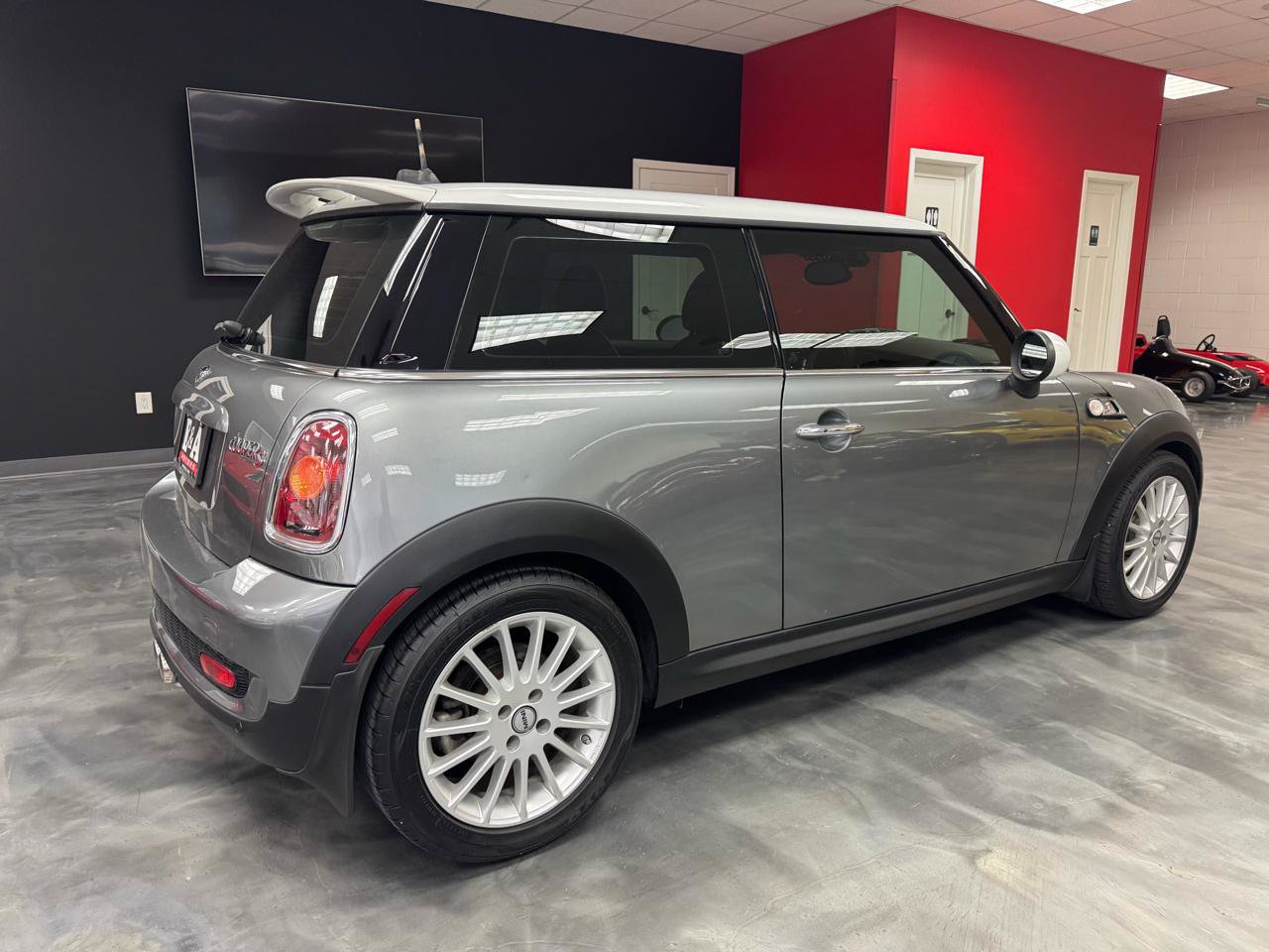 Used 2009 MINI Cooper S FWD image 6